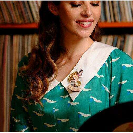 Pin Up Singer Brooch by Laliblue - Quirks!