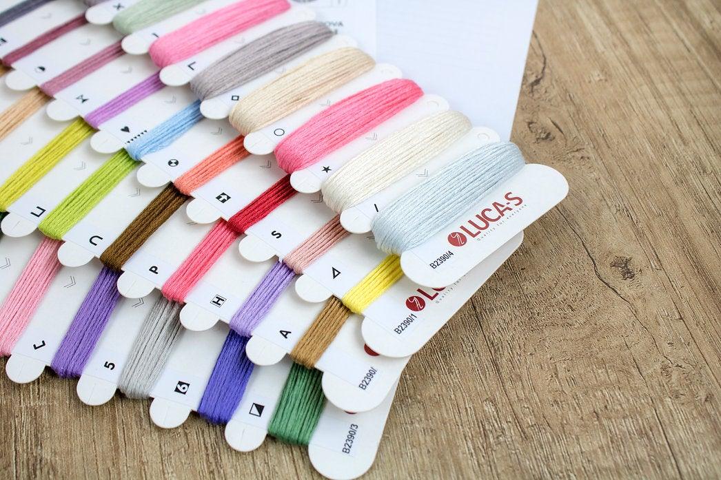 Pretty kitten B2390L Counted Cross-Stitch Kit