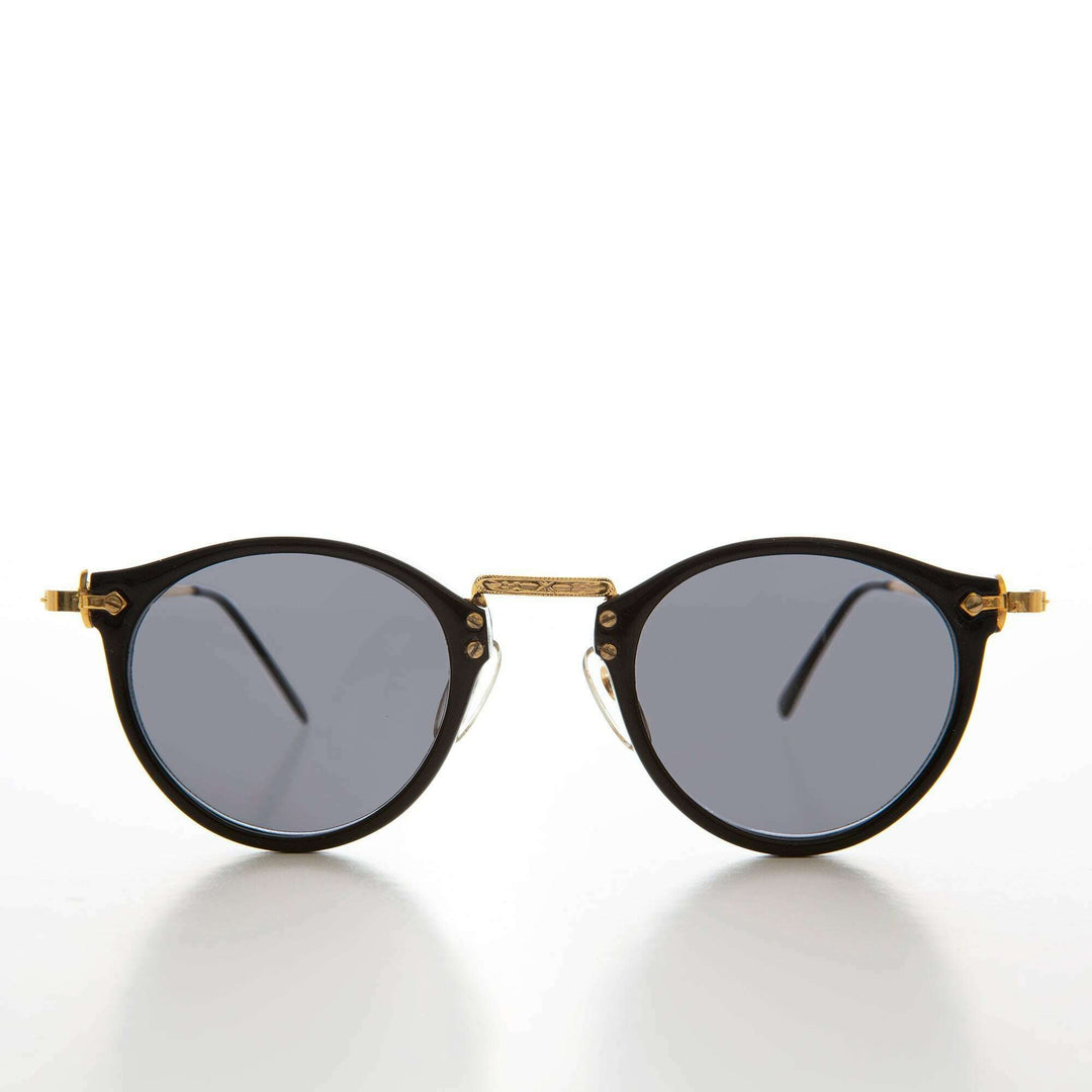 Round Black Vintage Sunglasses with Gold Accent - Sundae