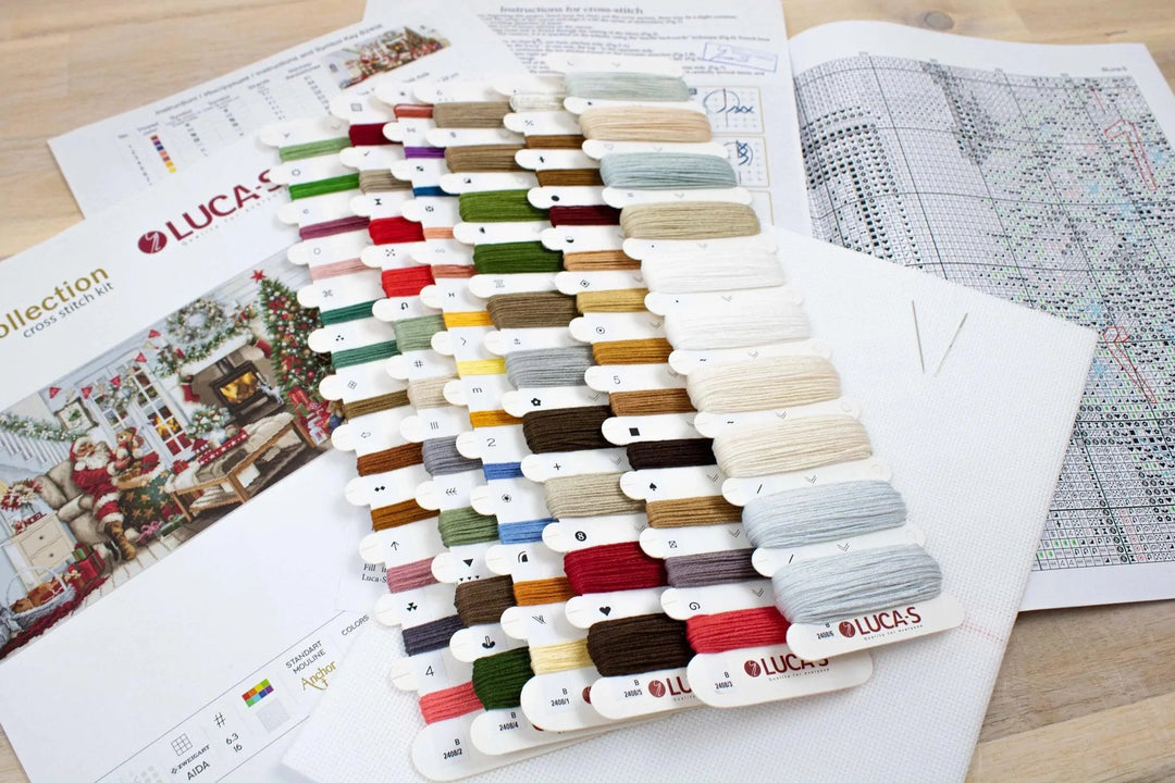 Santa interior B2408L Counted Cross-Stitch Kit