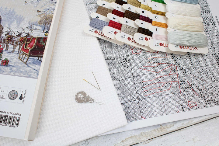 Santa interior B2408L Counted Cross-Stitch Kit