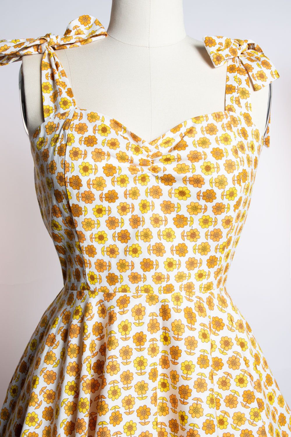 Sarah Swing Dress - Retro Daisy, Yellow *sale