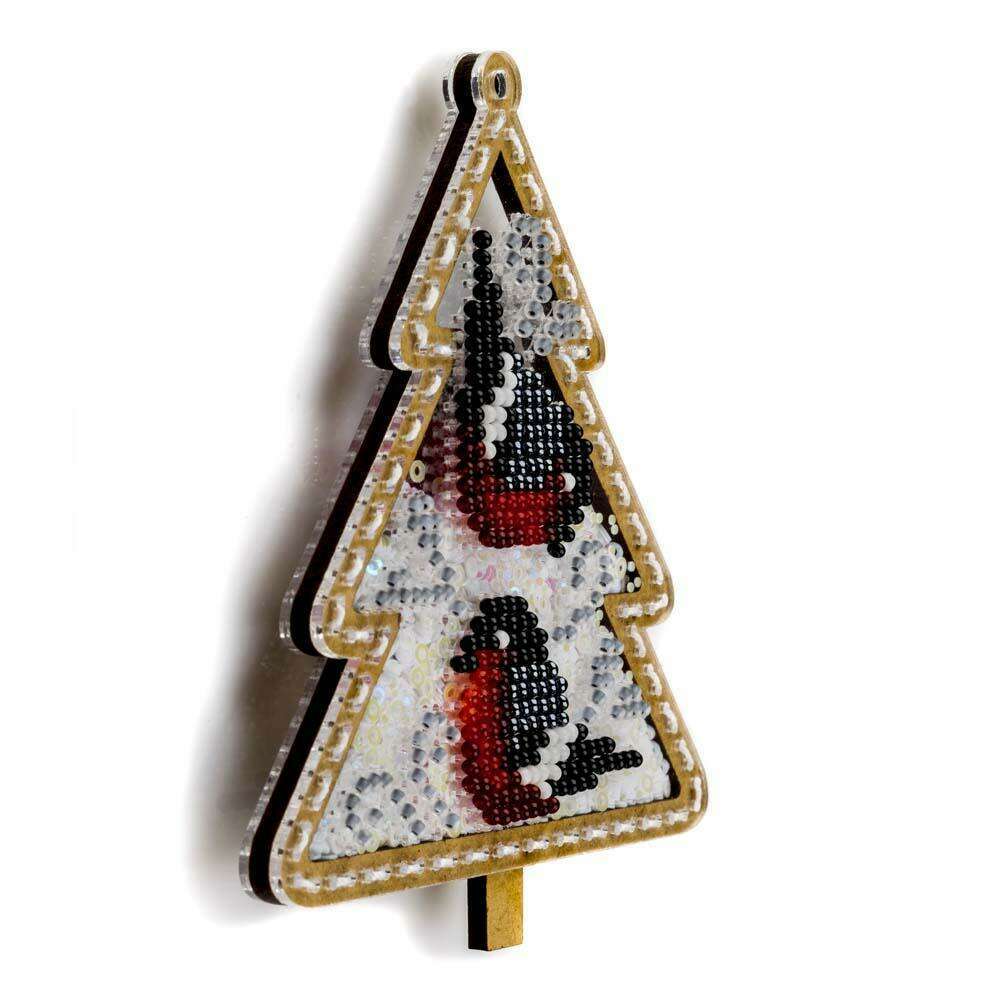Set for embroidery with beads on a plastic base FLPL-068