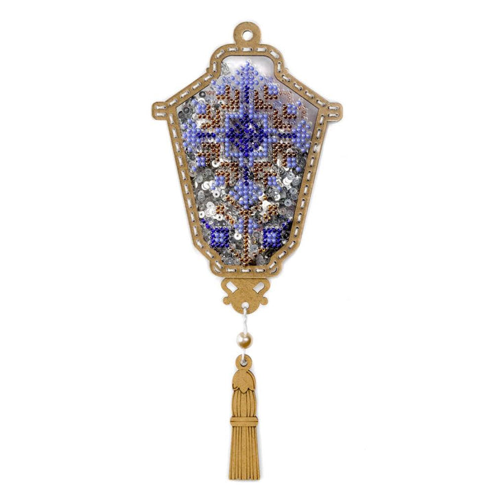 Set for embroidery with beads on a plastic base FLPL-070