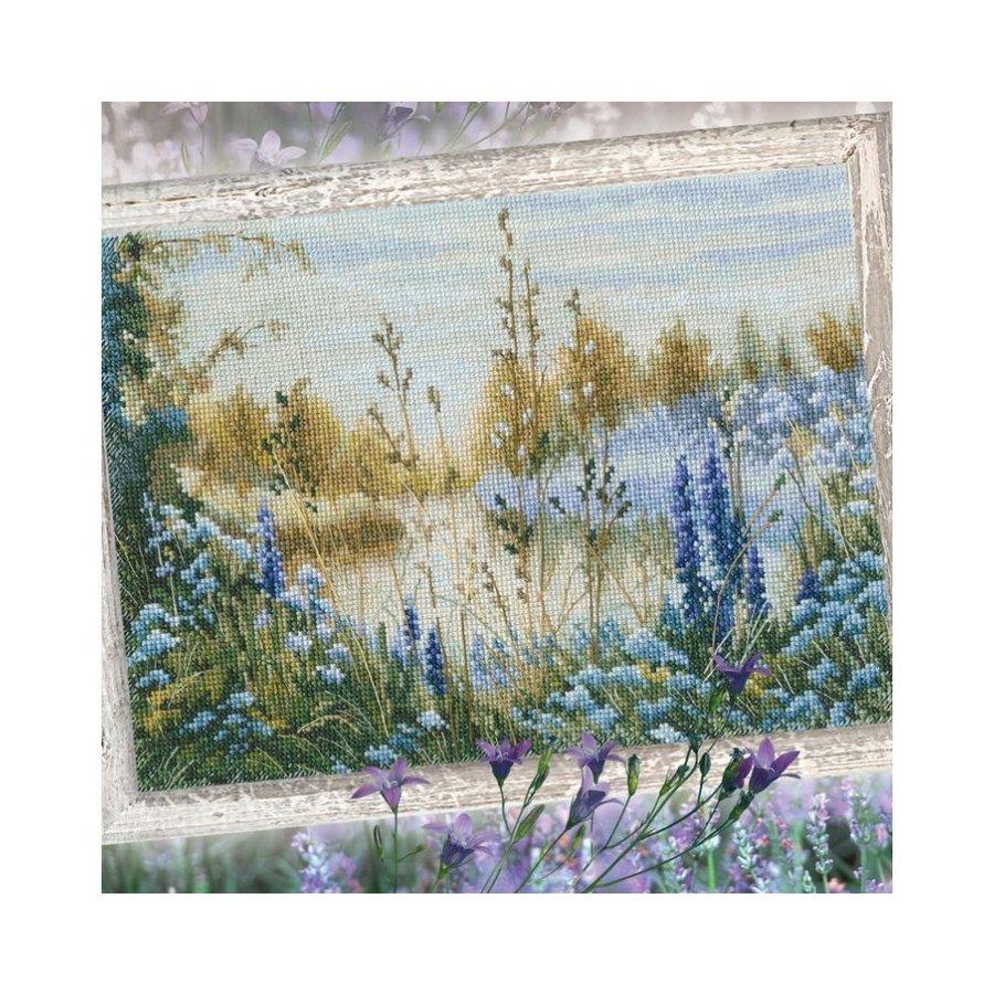 Smoky lilac fog M865 Counted Cross Stitch Kit