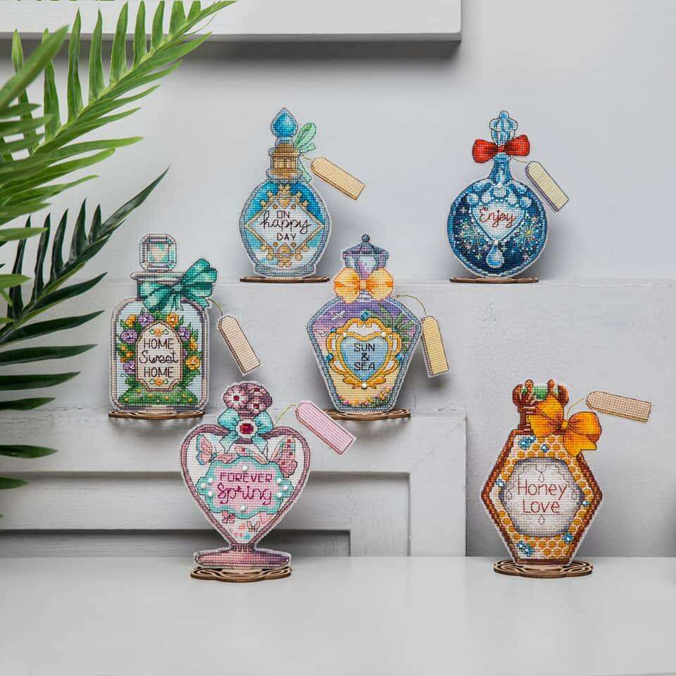 T-74C Counted cross stitch kit Crystal Art "Scent of life"