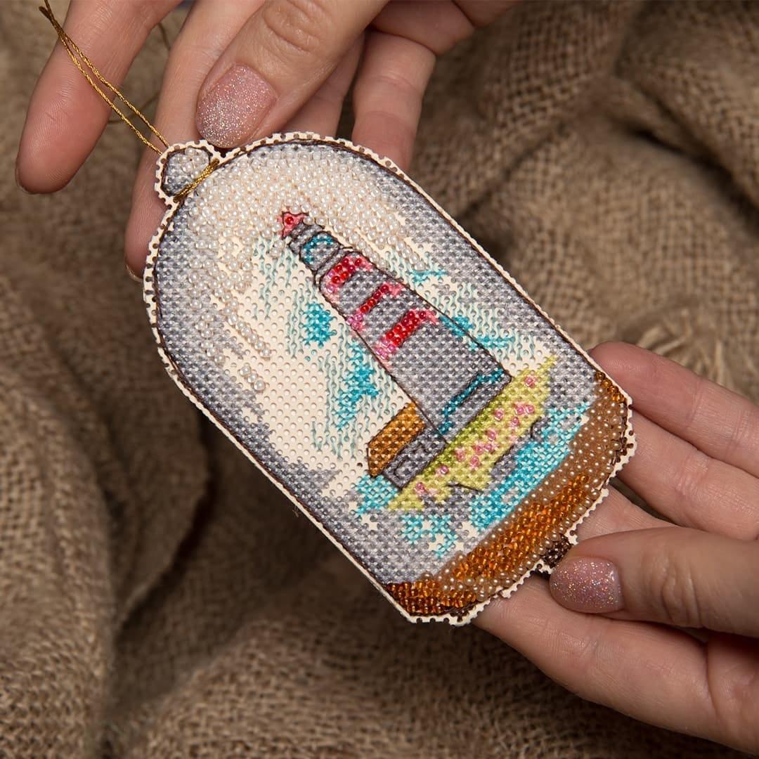 T-87C Counted cross stitch kit Crystal Art "In search of treasures"