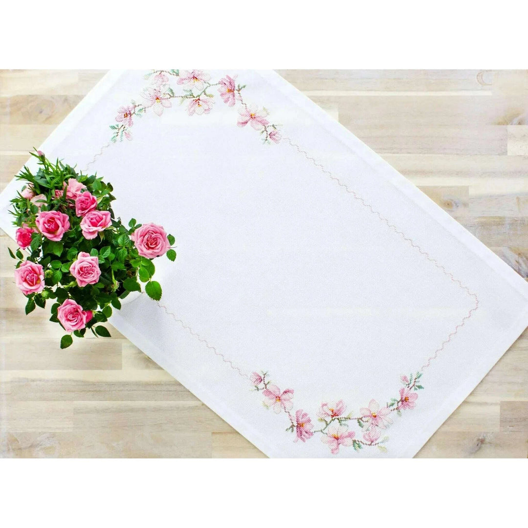 Table Topper FM003L Counted Cross-Stitch Kit