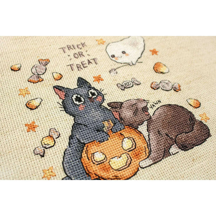 Trick Or Treat L8815 Counted Cross Stitch Kit