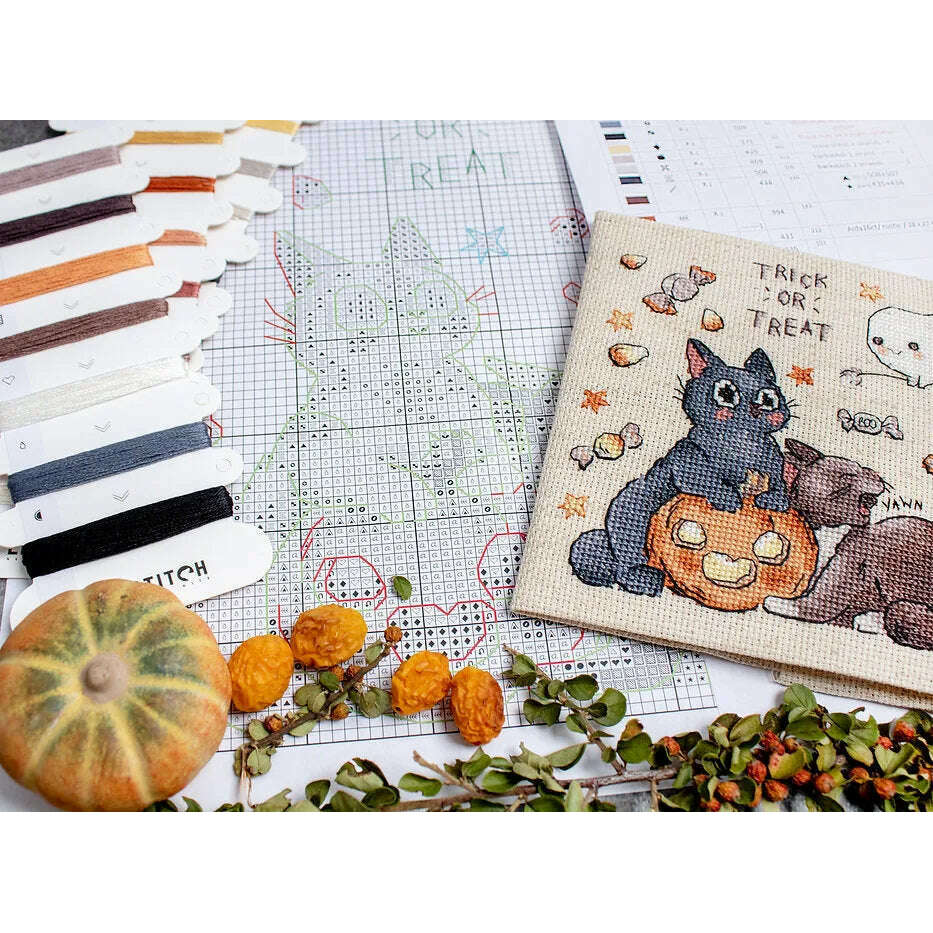 Trick Or Treat L8815 Counted Cross Stitch Kit