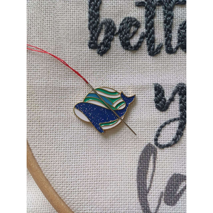 Whale Magnetic Needle Minder F07M10-4 Whale