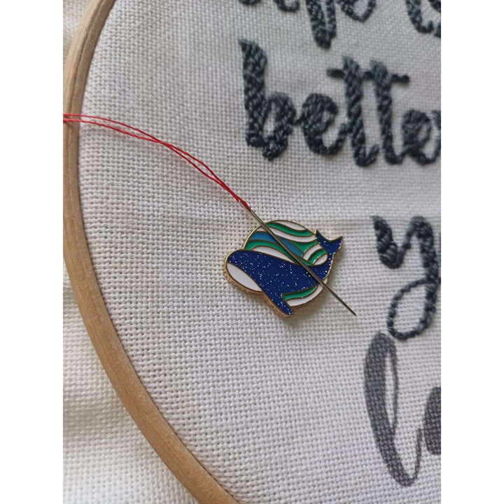 Whale Magnetic Needle Minder F07M10-4 Whale
