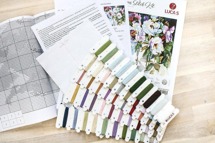 White roses B2400L Counted Cross-Stitch Kit