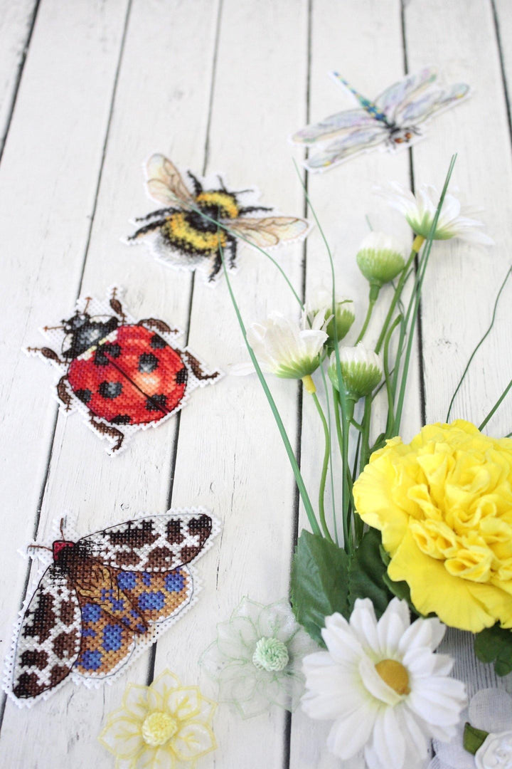 Winged Friends. Magnets SR-488  Plastic Canvas Counted Cross Stitch Kit