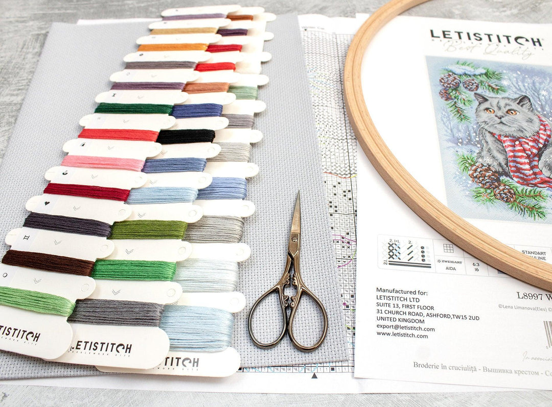 Winter Cat L8997 Counted Cross Stitch Kit