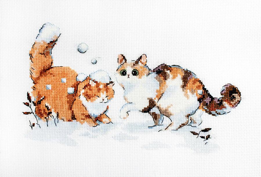 Winter Kitties L8813 Counted Cross Stitch Kit