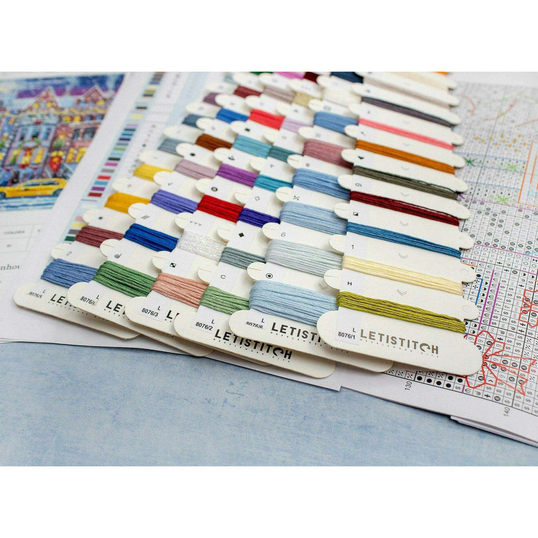 Winter Townhouse L8076 Counted Cross Stitch Kit