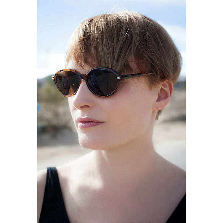Women's Large Oval Glamour Vintage Sunglass - Alma