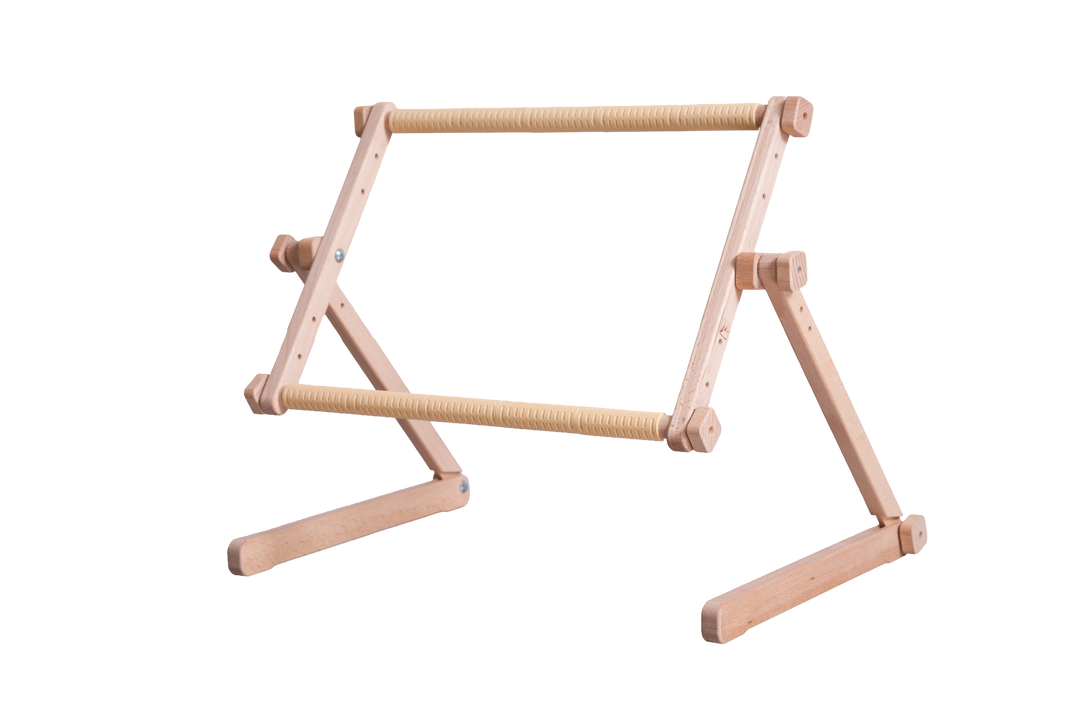 Wooden embroidery stand UNIVERSAL ( SOFA AND TABLE-TYPE) Chaffinch 35х48 cm CSZI3548