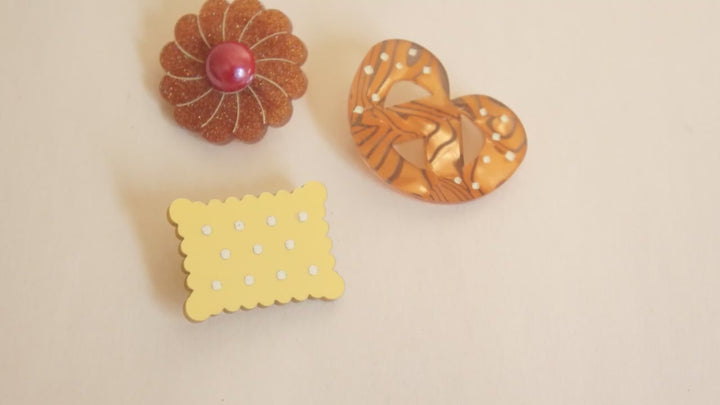 Set of 3 Cookie Brooches by Laliblue